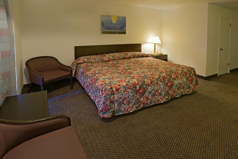 Americas Best Value Inn & Suites-Seguin - Seguin, TX