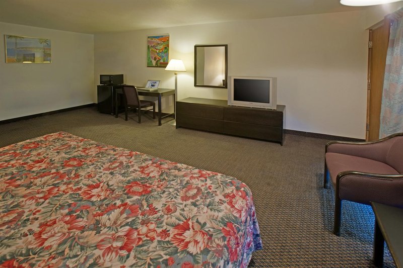 Americas Best Value Inn & Suites-Seguin - Seguin, TX