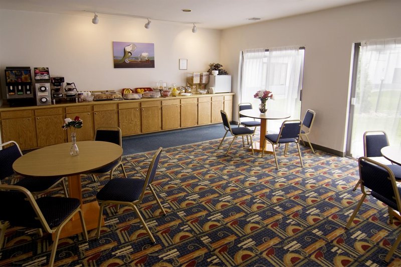 Americas Best Value Inn - Fort Atkinson, WI