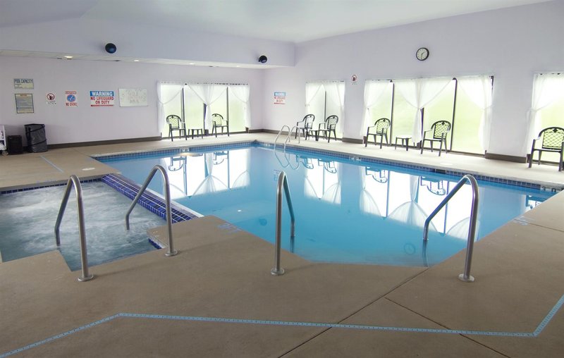 Americas Best Value Inn - Fort Atkinson, WI