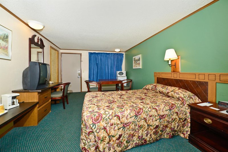 Americas Best Value Inn - Covington, VA