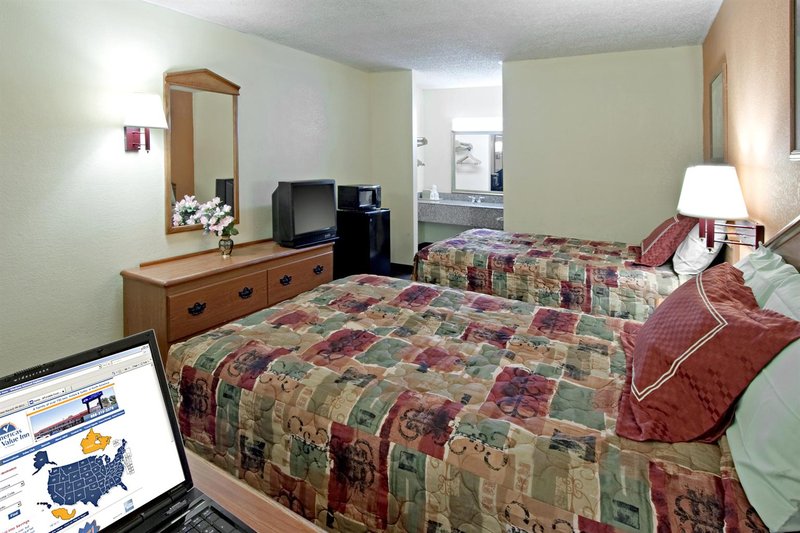 Americas Best Value Inn - Canton, MS