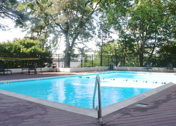 Clarion-Empire Meadowlan - Secaucus, NJ