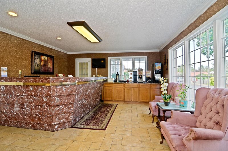 Americas Best Value Inn - Clarence, NY