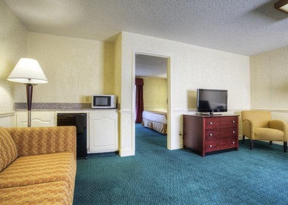 Quality Suites - Cincinnati, OH