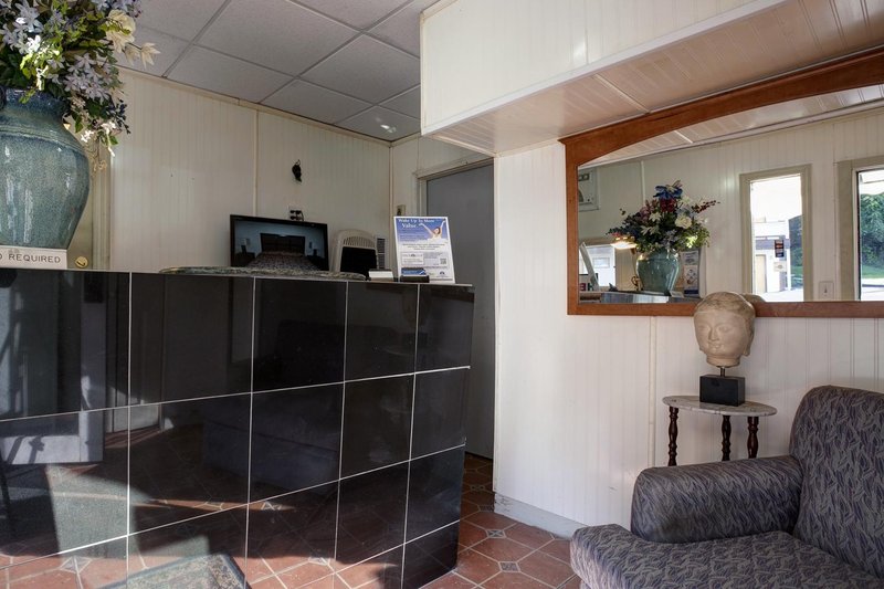 Americas Best Value Inn - Highland, NY