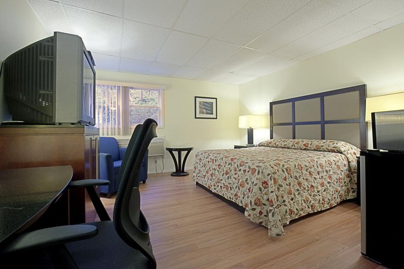 Americas Best Value Inn - Highland, NY