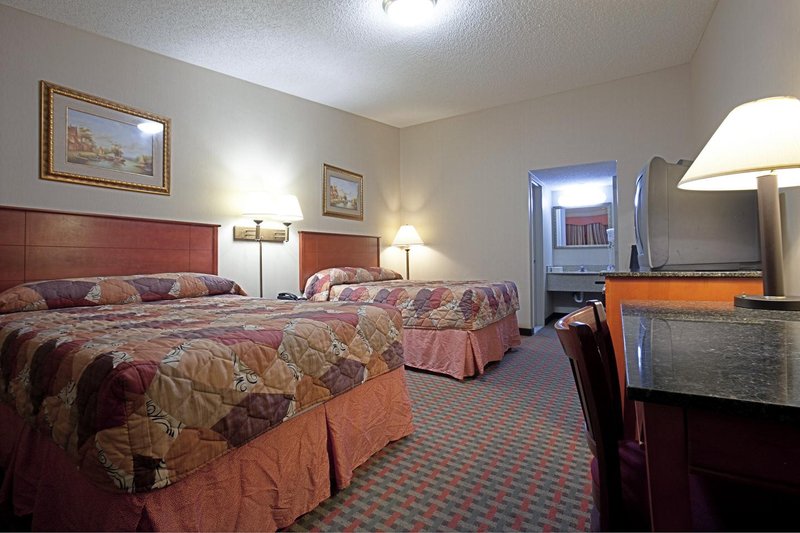 Americas Best Value Inn - Smithtown, NY