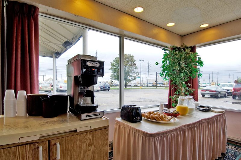 Americas Best Value Inn Cleveland Airport - Brook Park, OH