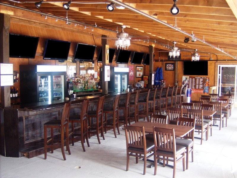 77 Inn & Grill - Dover, OH