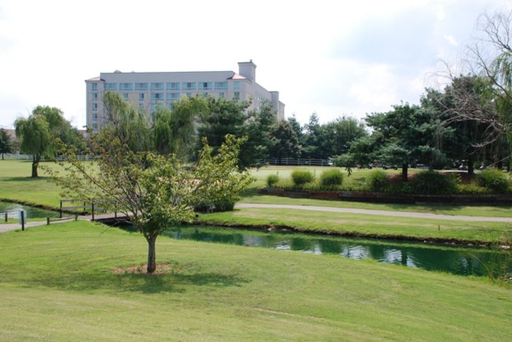 Holiday Inn UNIVERSITY PLAZA-BOWLING GREEN - Drake, KY