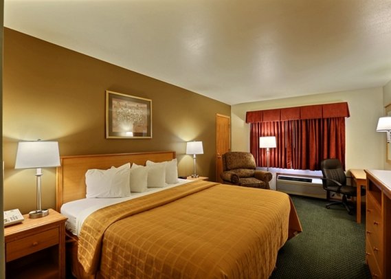 Quality Inn - Mauston, WI
