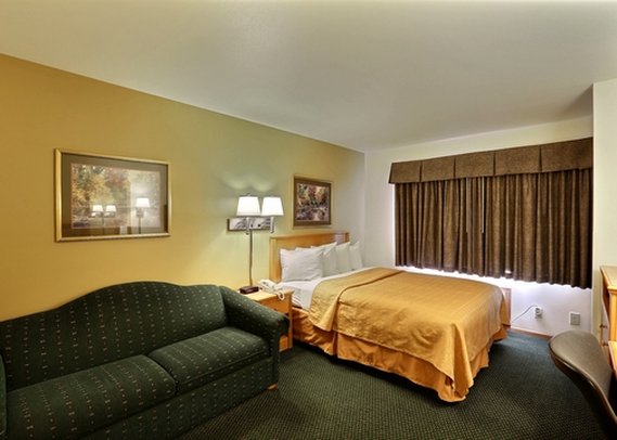 Quality Inn - Mauston, WI