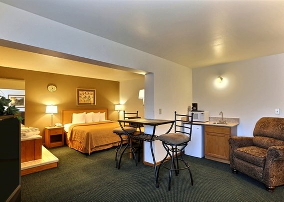 Quality Inn - Mauston, WI