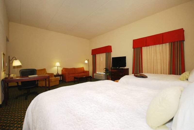 Hampton Inn & Suites Lamar - Mill Hall, PA