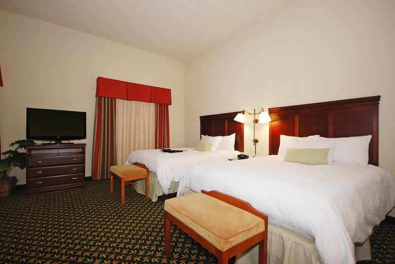 Hampton Inn & Suites Lamar - Mill Hall, PA