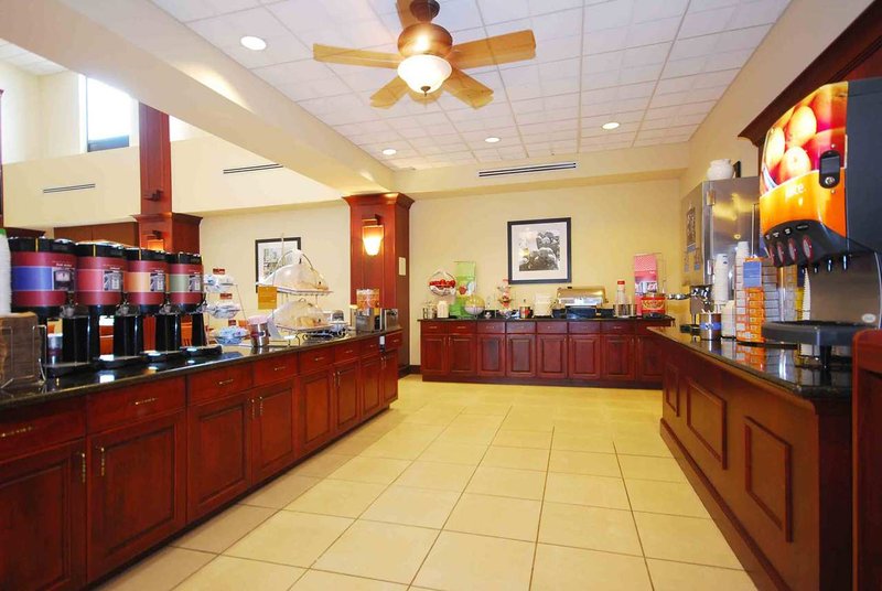 Hampton Inn & Suites Lamar - Mill Hall, PA