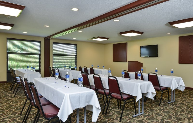 Best Western Plus - Anderson, IN