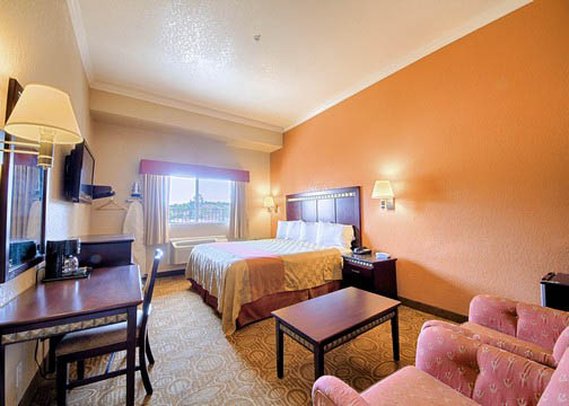 Fallbrook Lodge - Fallbrook, CA