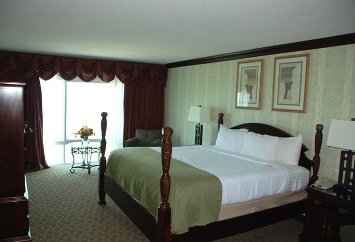 Holiday Inn UNIVERSITY PLAZA-BOWLING GREEN - Drake, KY