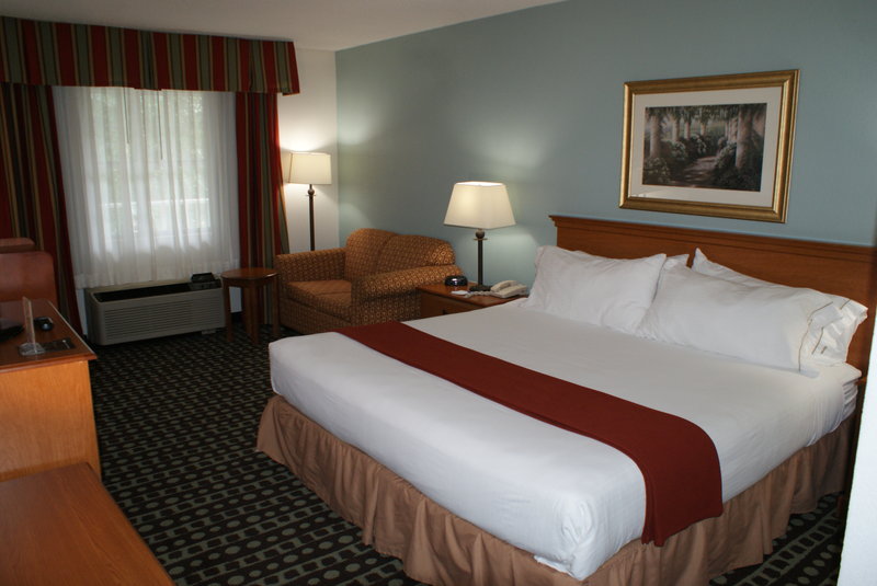 Holiday Inn Express FAYETTEVILLE - Fayetteville, GA