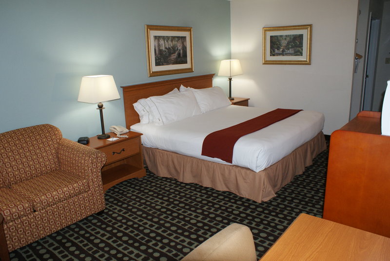 Holiday Inn Express FAYETTEVILLE - Fayetteville, GA