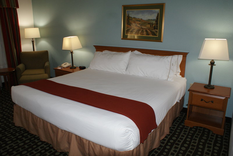 Holiday Inn Express FAYETTEVILLE - Fayetteville, GA