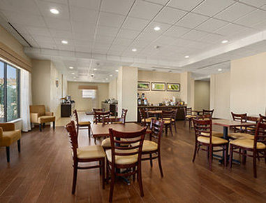 Baymont Inn & Suites Cotulla - Cotulla, TX