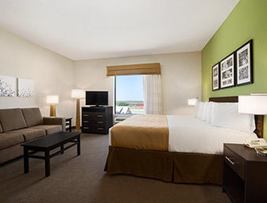 Baymont Inn & Suites Cotulla - Cotulla, TX