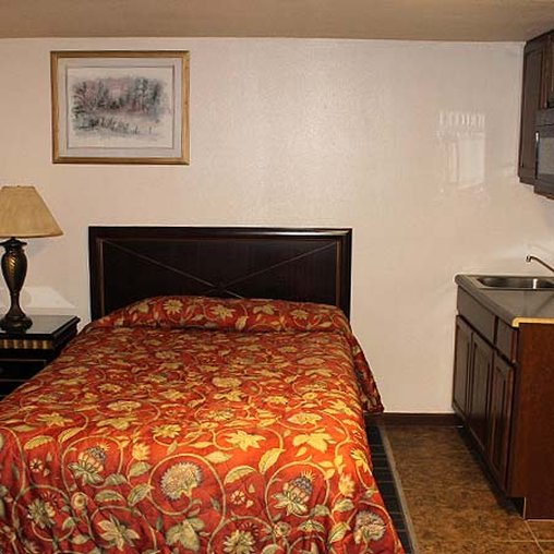 Golden Wheat Budget Host Inn - Junction City, KS