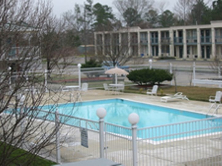 Red Carpet Inn - Hattiesburg, MS