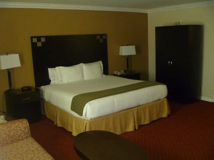 Holiday Inn Express VAN NUYS - Van Nuys, CA