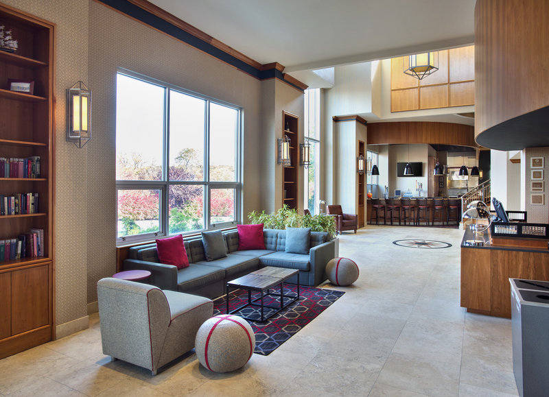 Four Points by Sheraton Plainview Long Island - Plainview, NY
