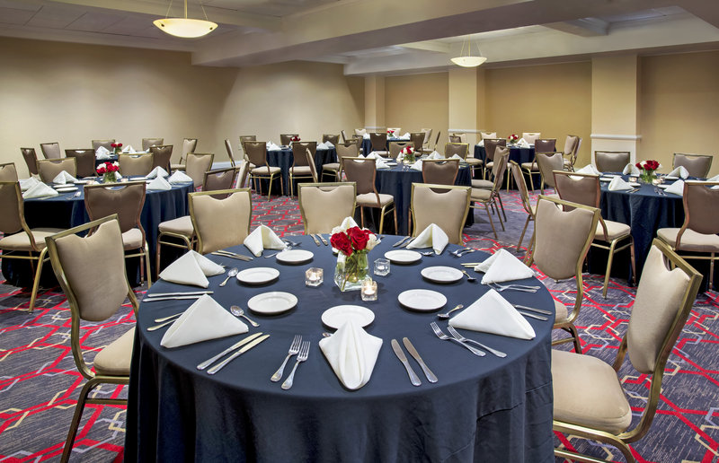 Four Points by Sheraton Plainview Long Island - Plainview, NY
