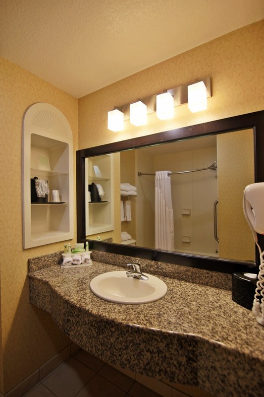 Holiday Inn Express & Suites CATHEDRAL CITY (PALM SPRINGS) - Yucca Valley, CA