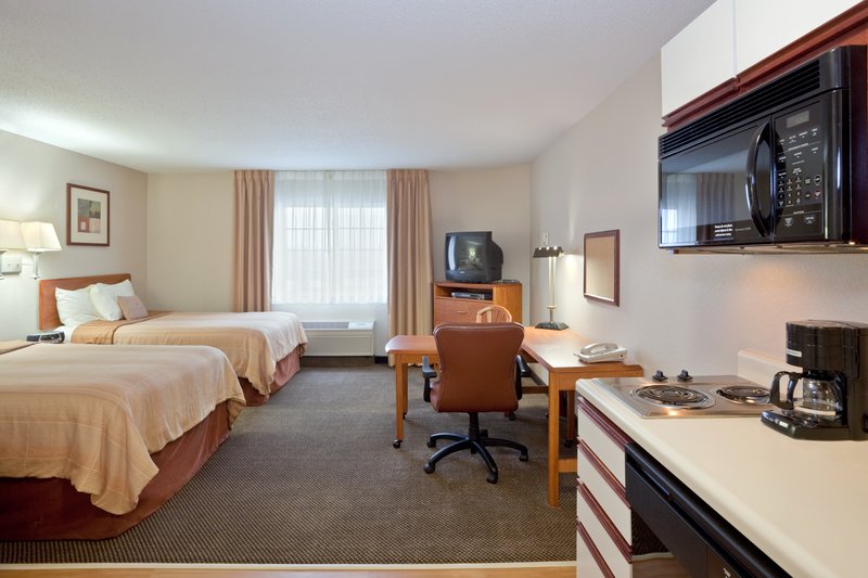 Candlewood Suites TOPEKA - Topeka, KS