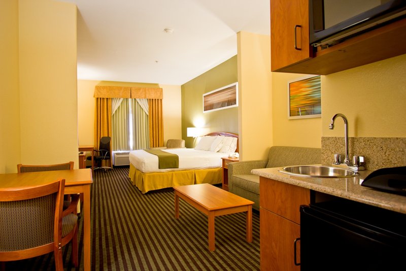 Holiday Inn Express & Suites BASTROP - Bastrop, TX