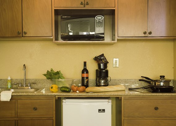 Comfort Inn & Suites Port Canaveral Area - Cocoa Beach, FL