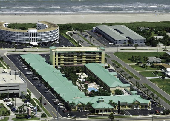 Comfort Inn & Suites Port Canaveral Area - Cocoa Beach, FL