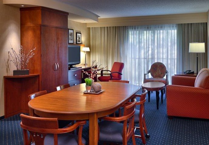 Courtyard By Marriott Kansas City Shawnee - Shawnee, KS
