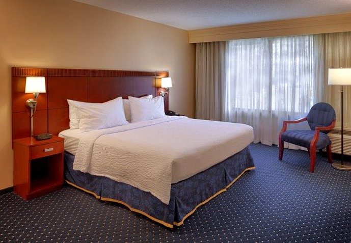 Courtyard By Marriott Kansas City Shawnee - Shawnee, KS