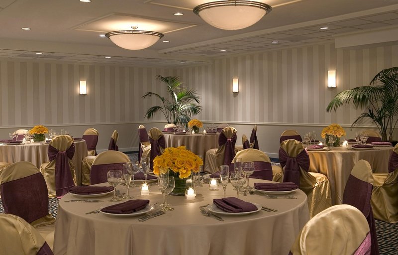 Four Points By Sheraton Wakefield Boston Hotel & Conference Center - Wakefield, MA