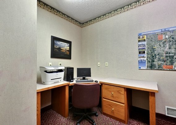 Rodeway Inn & Suites - Carmel, IN