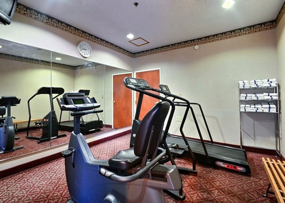 Rodeway Inn & Suites - Carmel, IN