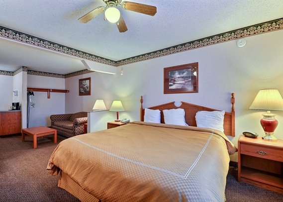 Rodeway Inn & Suites - Carmel, IN