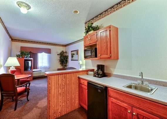 Rodeway Inn & Suites - Carmel, IN