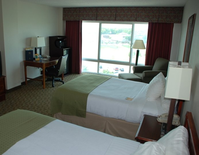 Holiday Inn UNIVERSITY PLAZA-BOWLING GREEN - Drake, KY