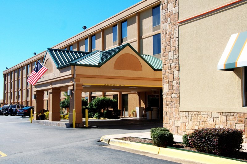 Holiday Inn NORTH LITTLE ROCK - North Little Rock, AR