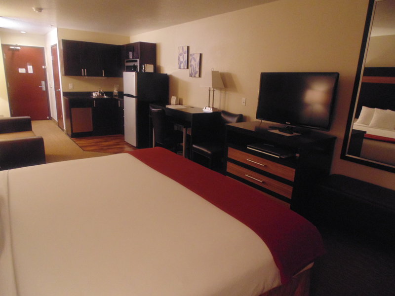 Oxford Suites Gladstone - Gladstone, OR