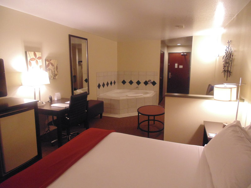 Oxford Suites Gladstone - Gladstone, OR